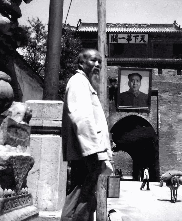 二战女德军士兵照片,老照片二战后悲惨的法国女性