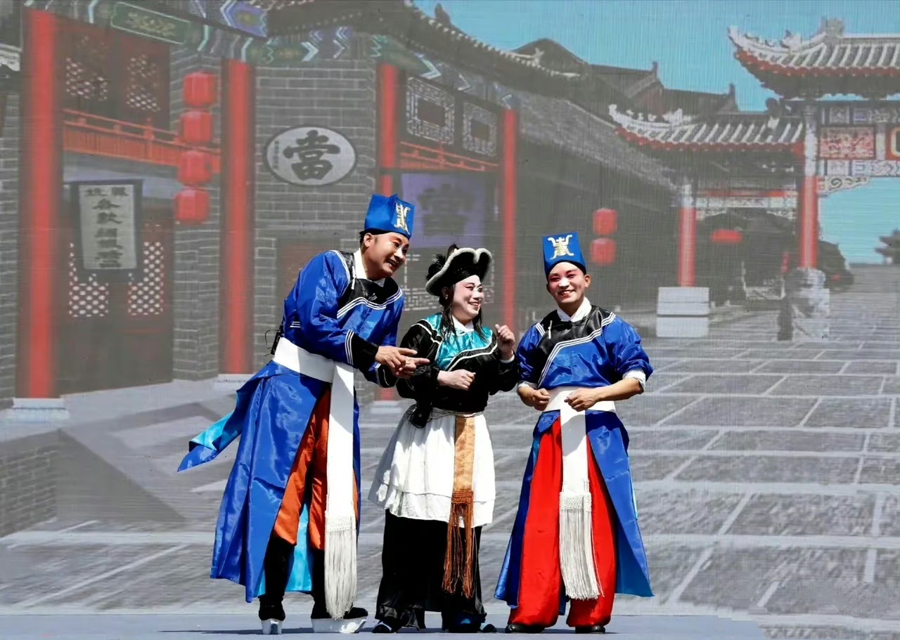 王宝强和冯清参加活动,王宝强和冯清回老家视频