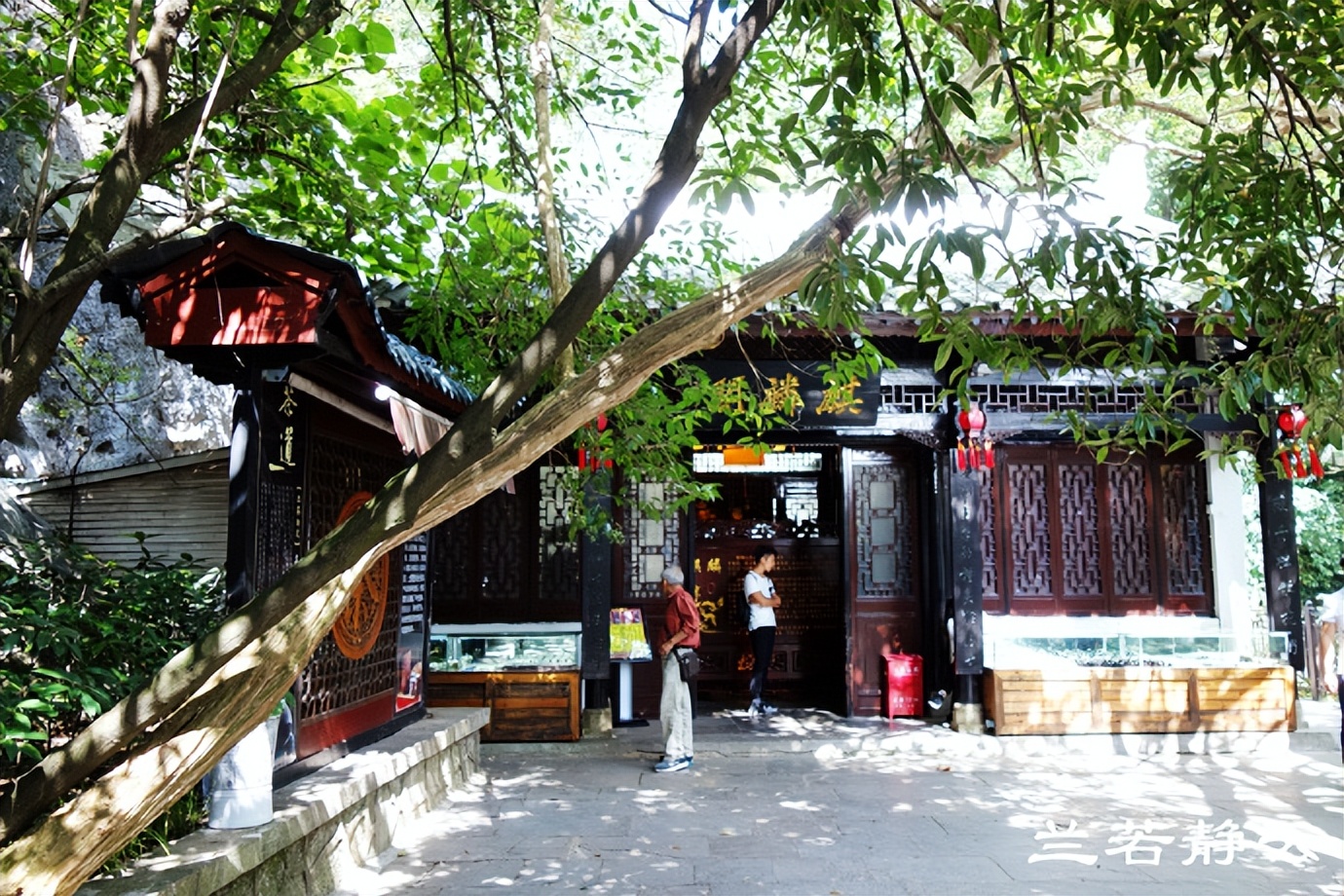 贵阳多彩贵州位置,贵阳多彩贵州城风景区