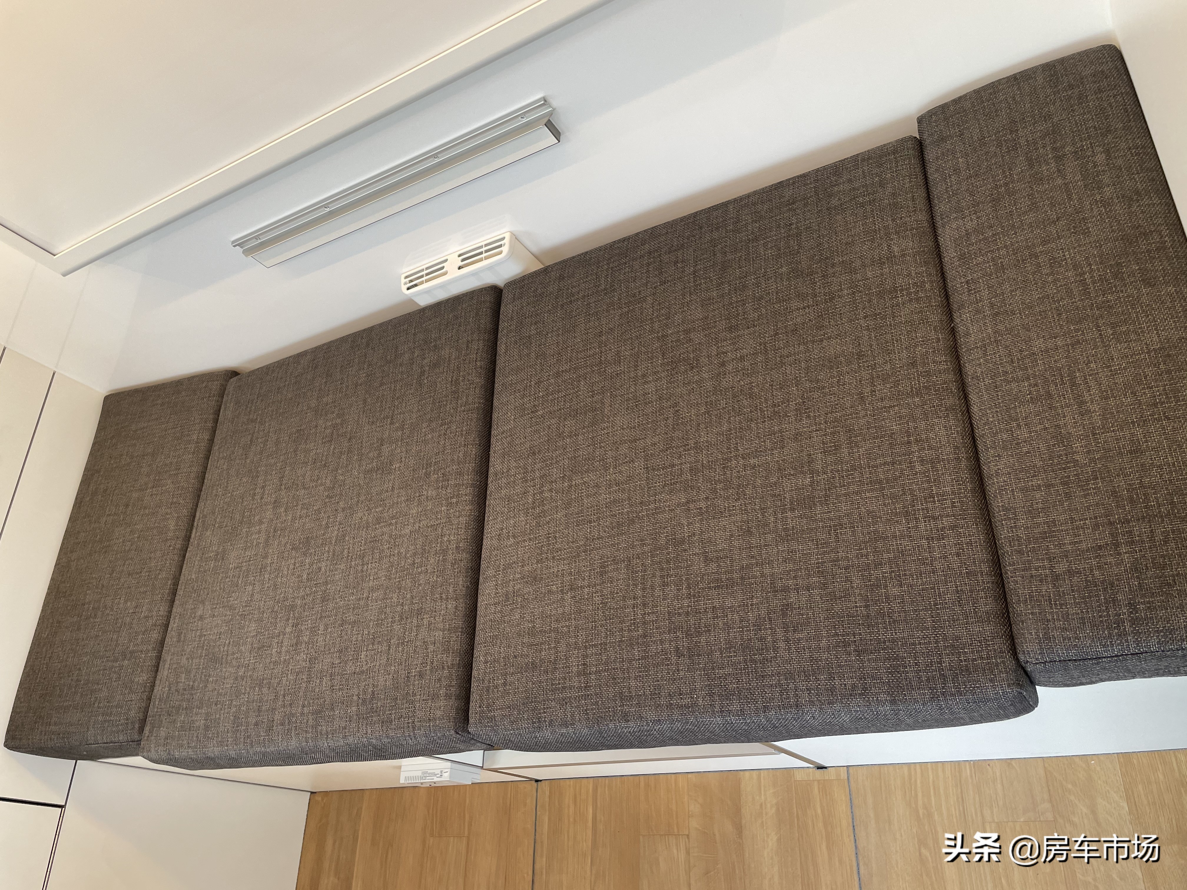 飞翔进口依维柯小额头房车最新款,赛德依维柯房车c型小额头价格