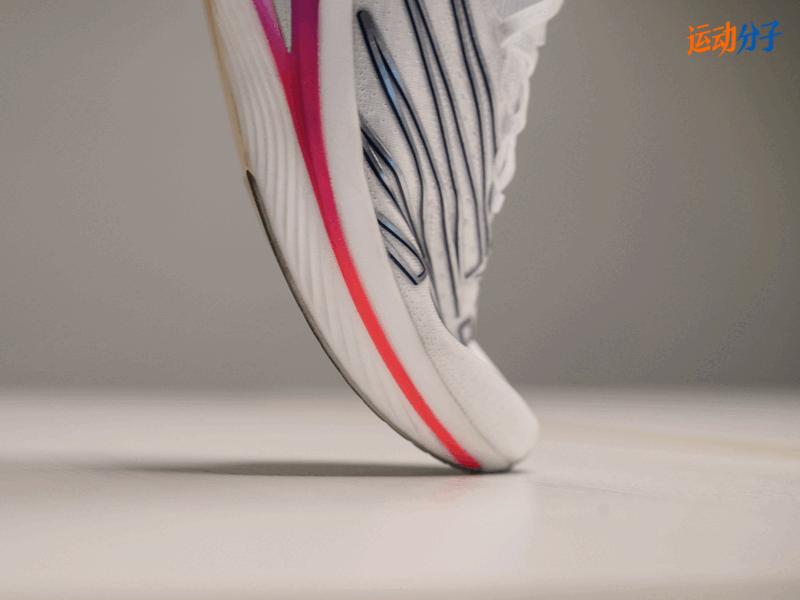 newbalance碳板跑鞋与nike对比,newbalanceelitev3碳板跑鞋