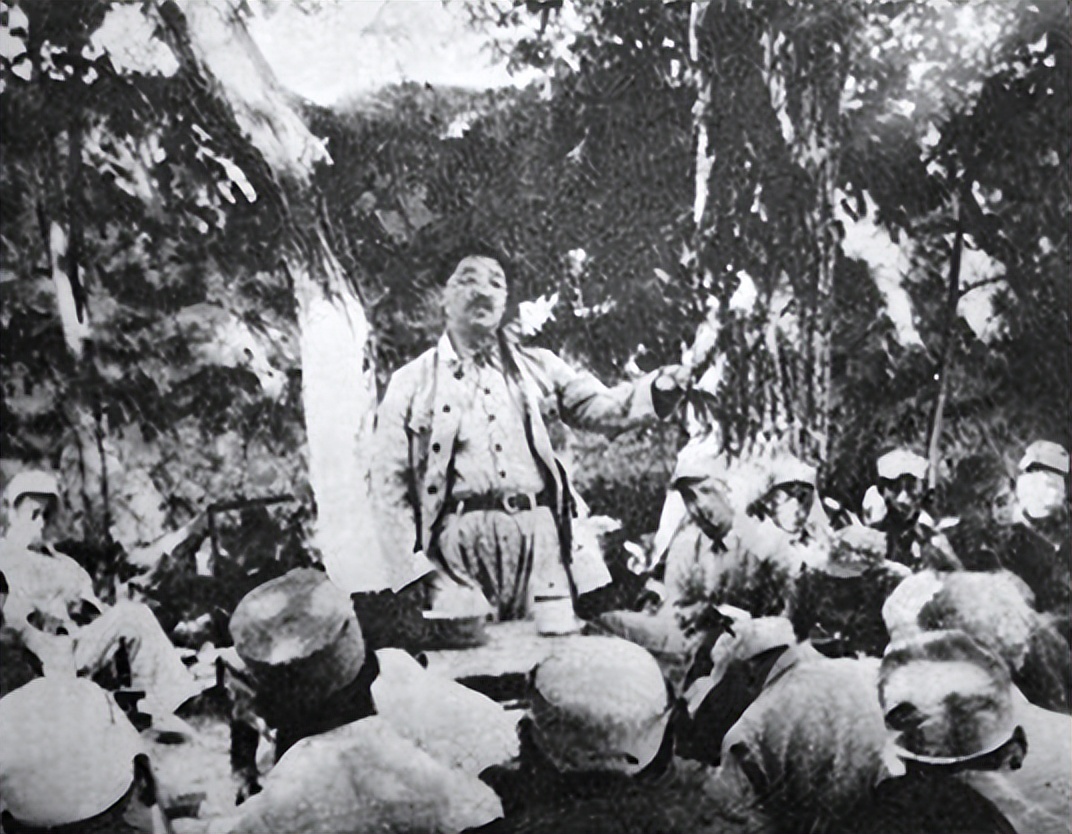 55年毛主席审阅元帅名单时，看到贺龙名字调侃道：他可是个好配角