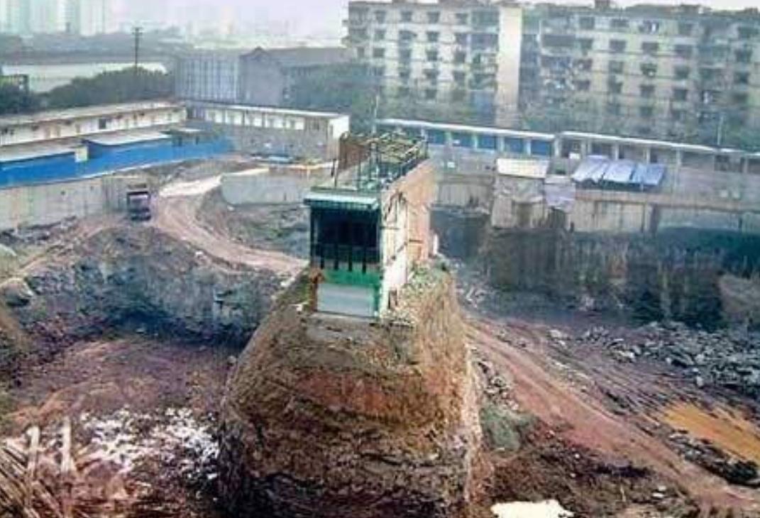 河南最牛钉子户出价100亿不肯拆迁,88亿不肯搬走的河南钉子户现状