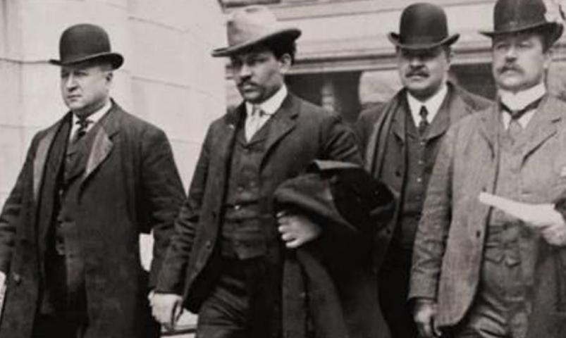 他*底卧**黑帮24年,无奈对上级说道:“再不收网,我就成老大了”