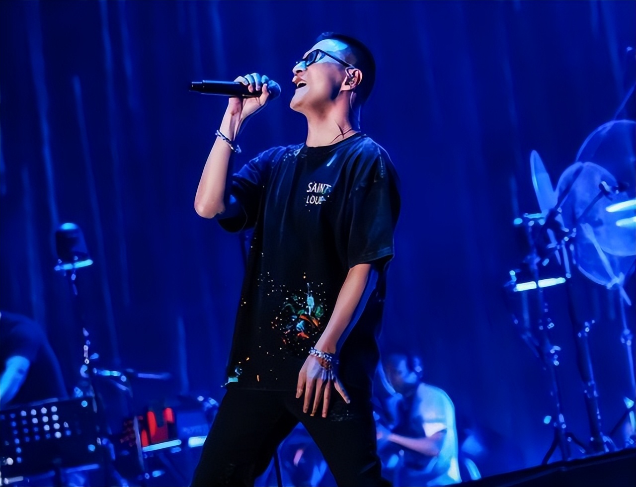 汪峰洛阳演唱会上座率低,汪峰洛阳演唱会开场曲