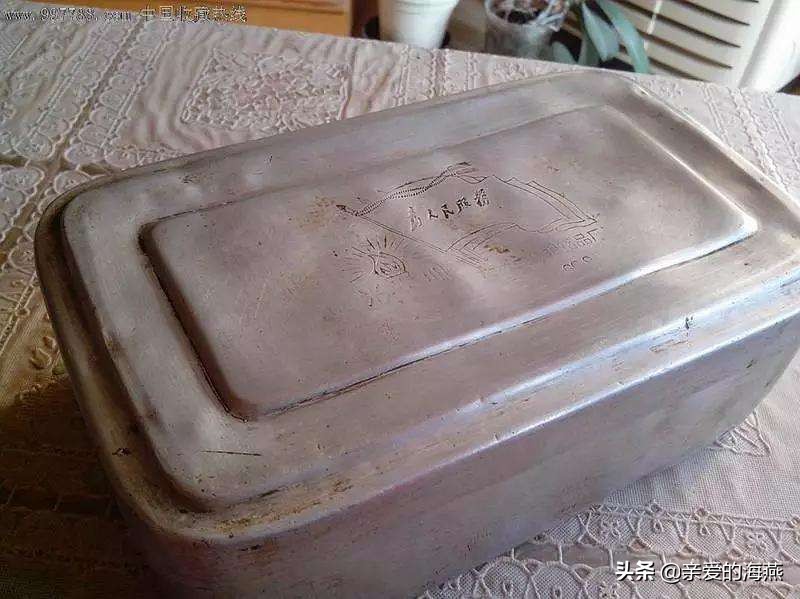 80年代墙上怀旧生活用品,那些年记忆中的买衣服