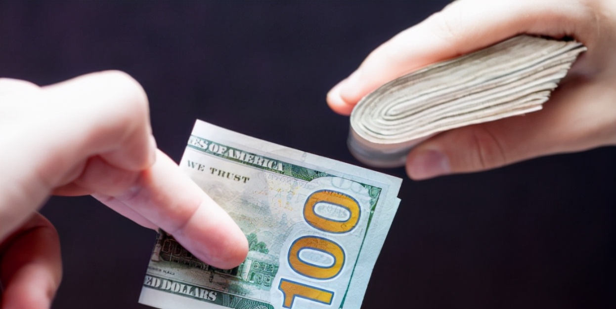 河南男子在银行存8000万,河南小伙将4500万存银行没有了