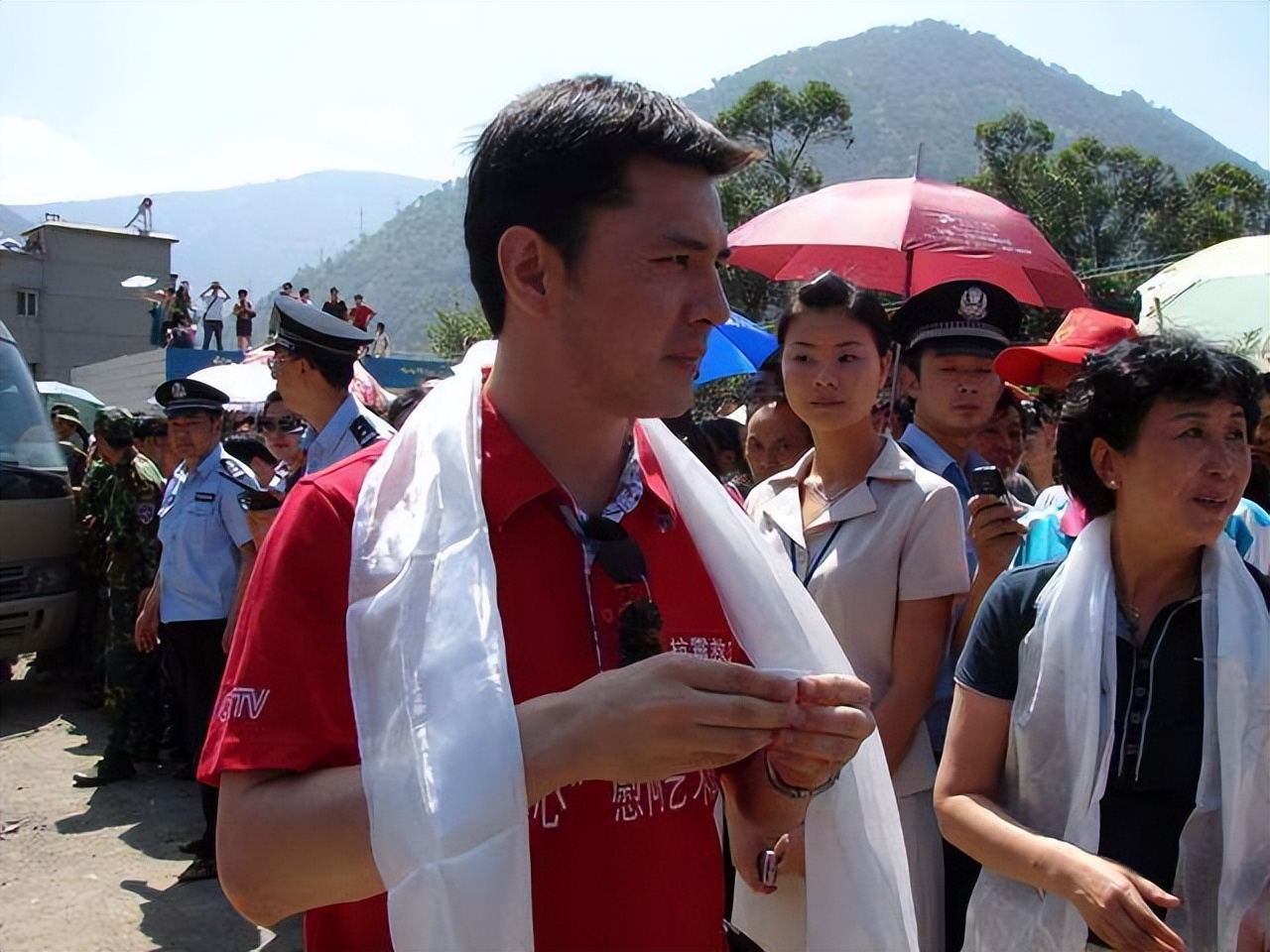 央视主持人赵普在央视呆了多少年,央视主持人赵普的创业经历