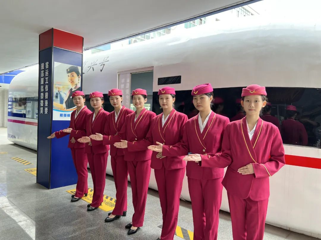 初中生没考上高中怎么选择技校呢,没参加中考上技校需要带什么