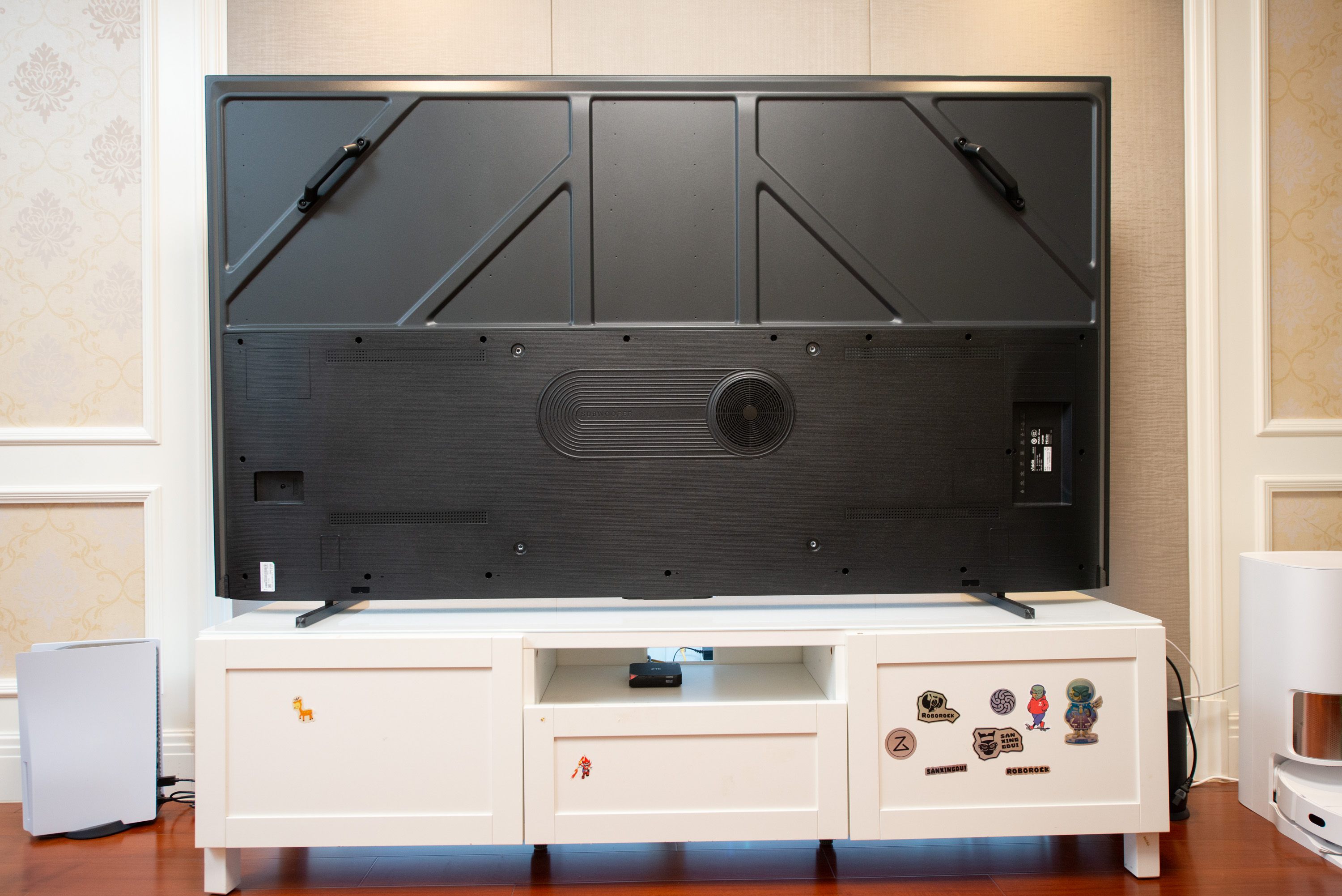 家里电视碎屏了,才让我有机会做了两台7k价位85英寸电视机横评