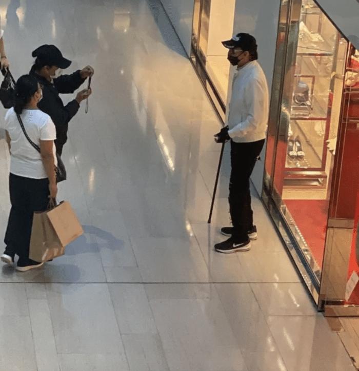 80岁谢贤爬山,谢贤时尚穿搭气质高级感