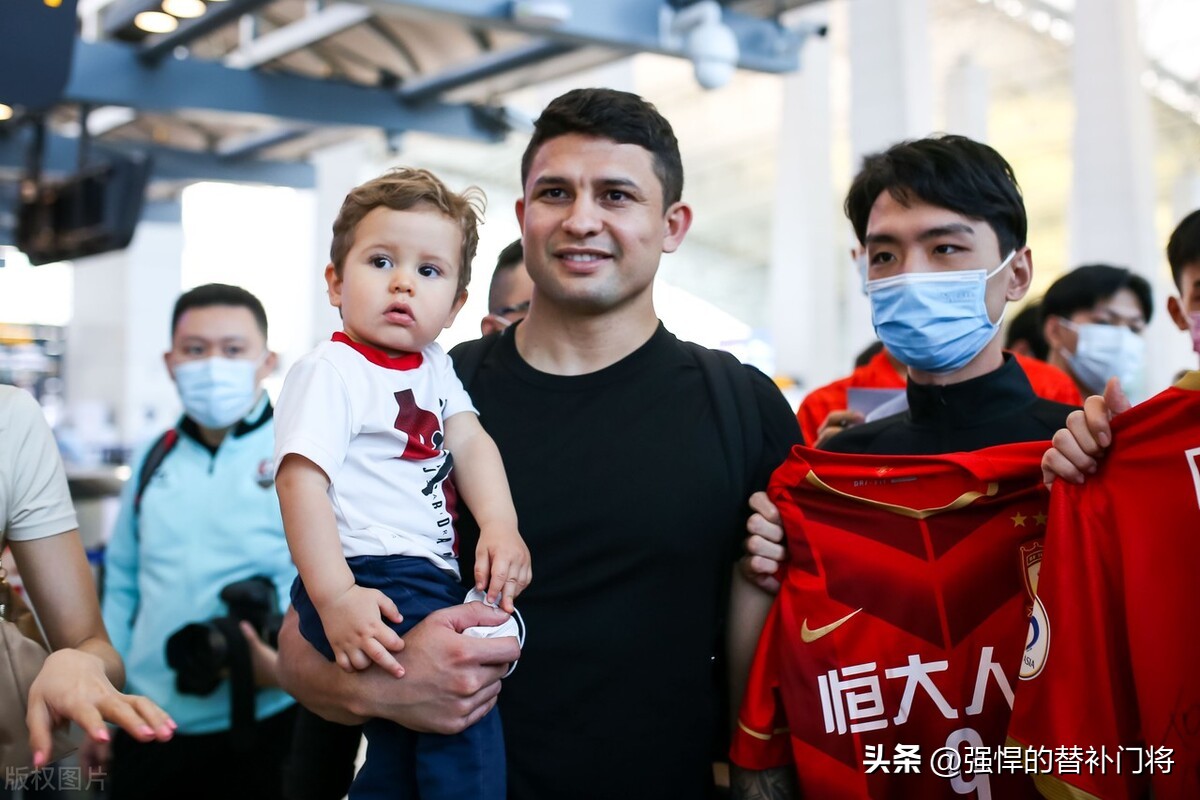 国足未来三年中锋,国足30岁猛将