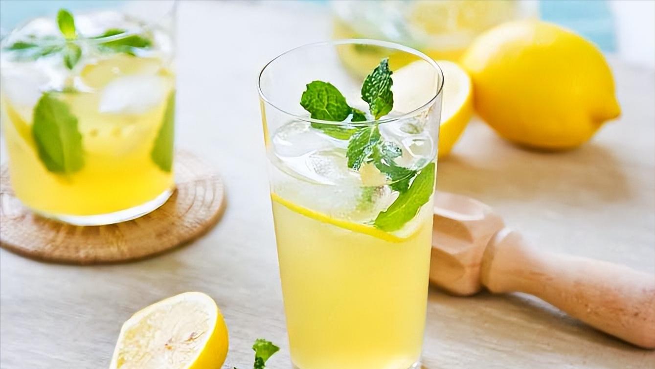 喝柠檬能预防癌症吗,柠檬能抗癌症是真的吗