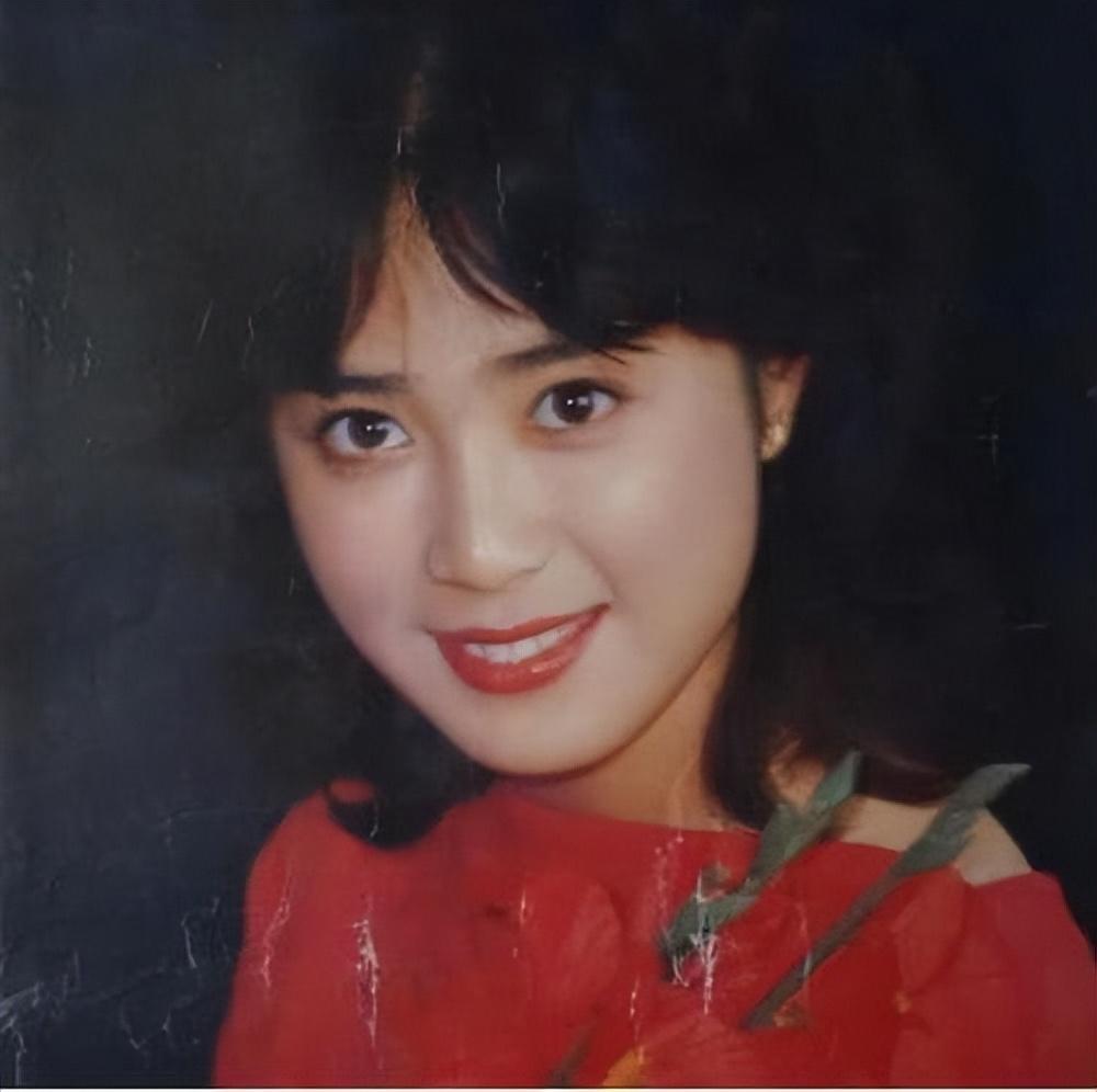 56岁傅艺伟曾是最美苏妲己,傅艺伟妲己最美瞬间为母祝寿