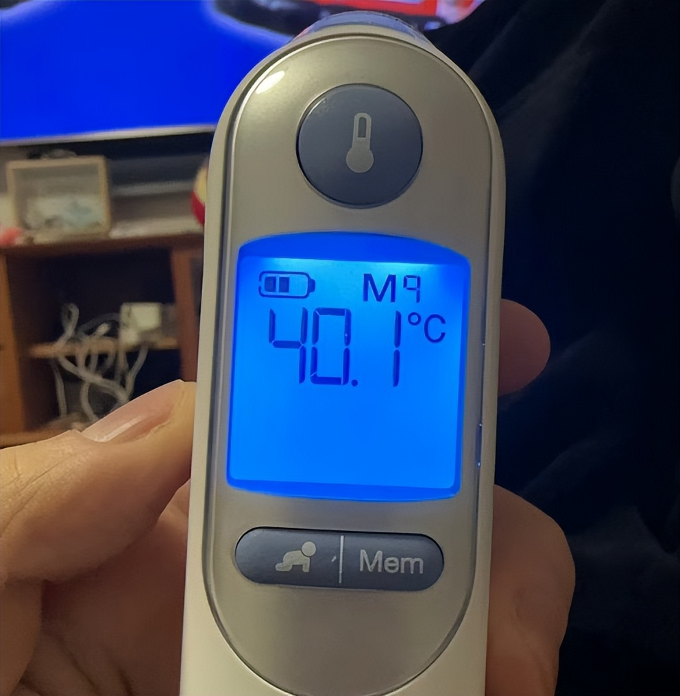 两只体温计测出来相差0.4,2个水银温度计测量结果不一样