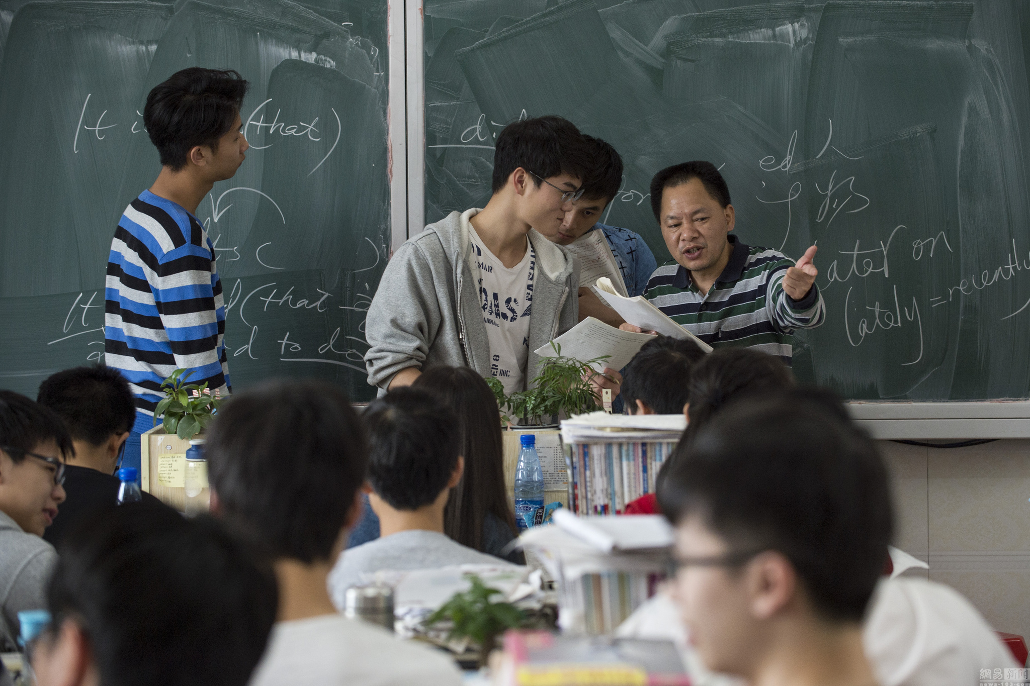 高考复读送什么礼物,怎样给高考复读生减压