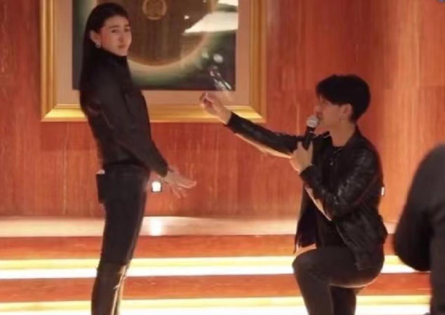 “*艳猎**高手”蒲巴甲，爱过的女神一个比一个美