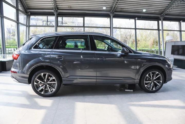 买新车好还是二手车好,二手车还是新车划得来