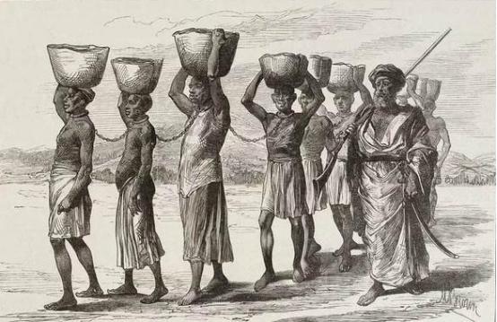 如何理解十八世纪殖民时期不成比例的易货贸易模式？