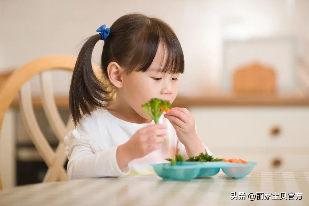 怎么区分宝宝脚长多少,婴幼儿脚长标准对照表