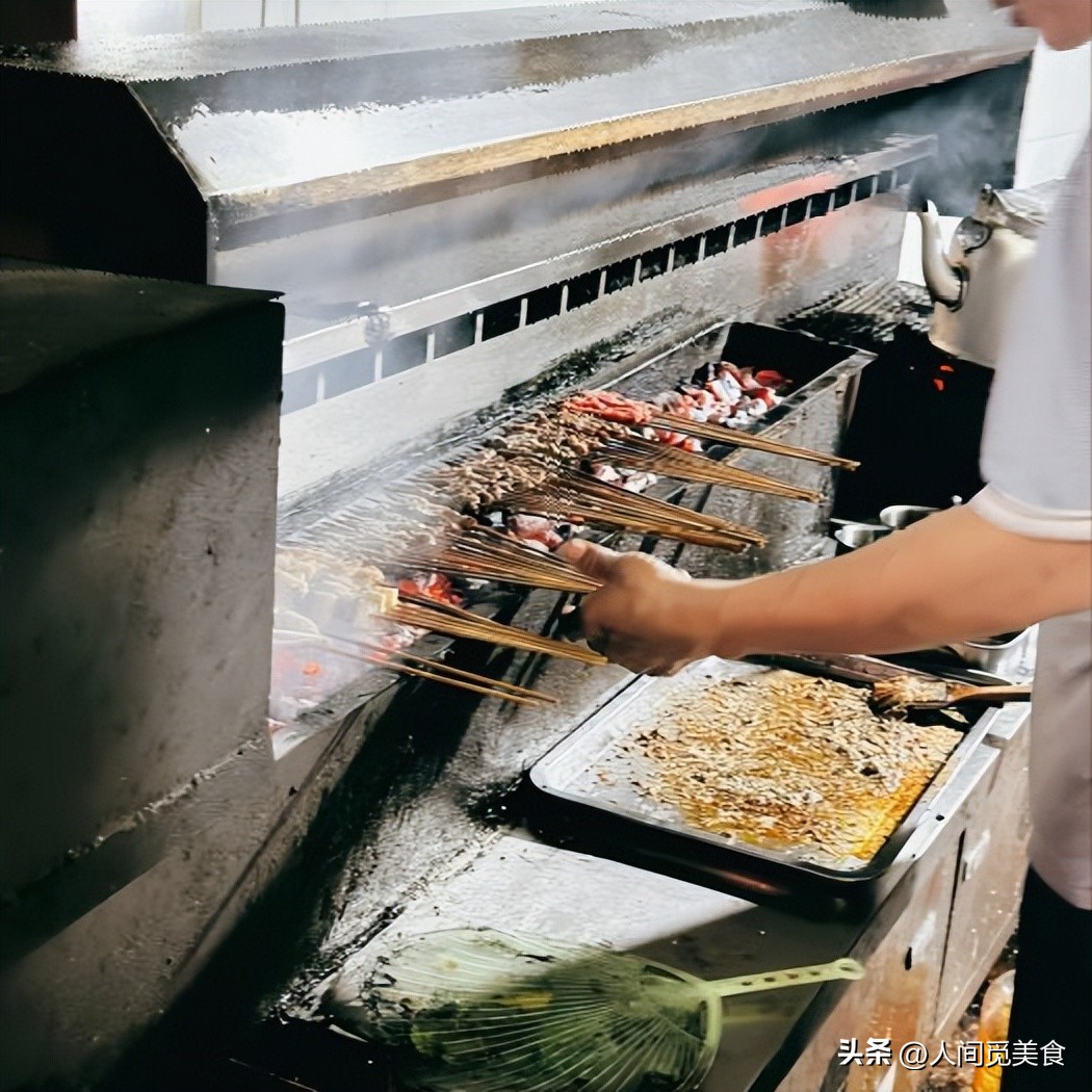 3个重庆小伙高考后来海南玩,点了一桌子菜,结账时确认3遍不敢信