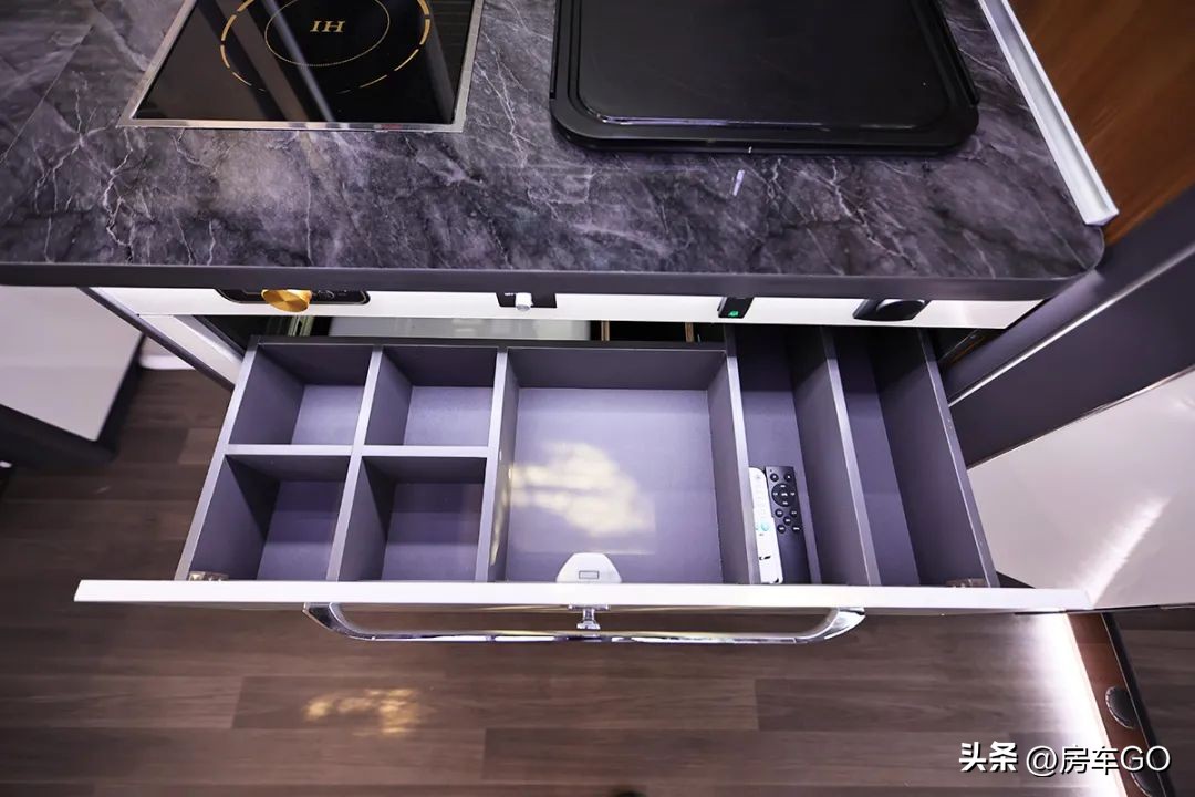 蓝牌c本房车内尺寸一般多少,蓝牌c照就能开的大号房车