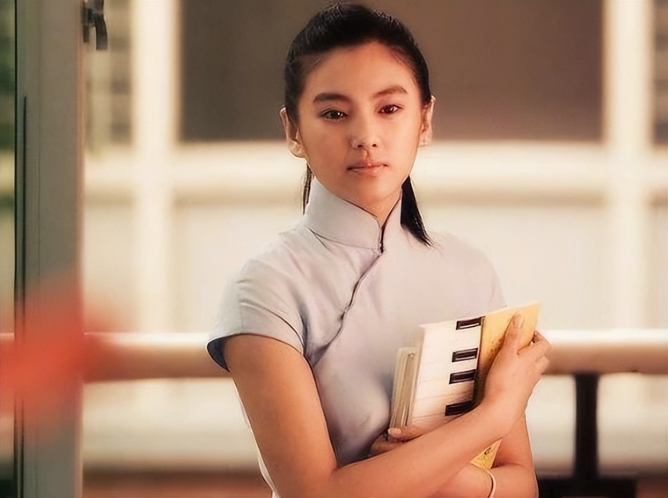 张雨绮怎么跟以前长得不一样了,张雨绮还是活成了她最喜欢的样子