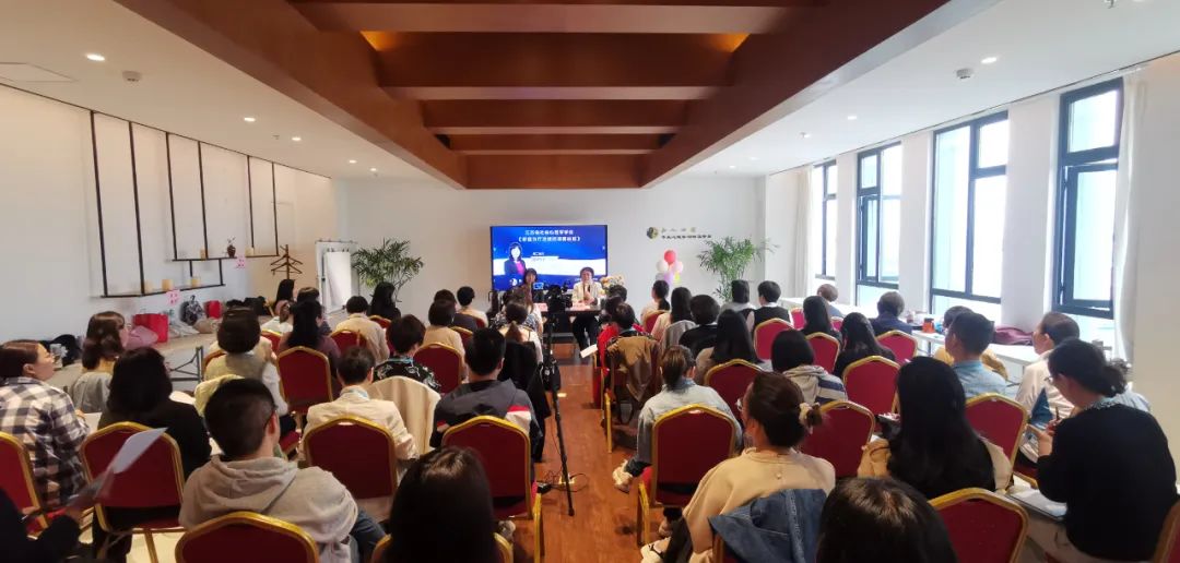 沉浸式感受系统家庭咨询的魅力——记家庭治疗连续培训精品班刘丹