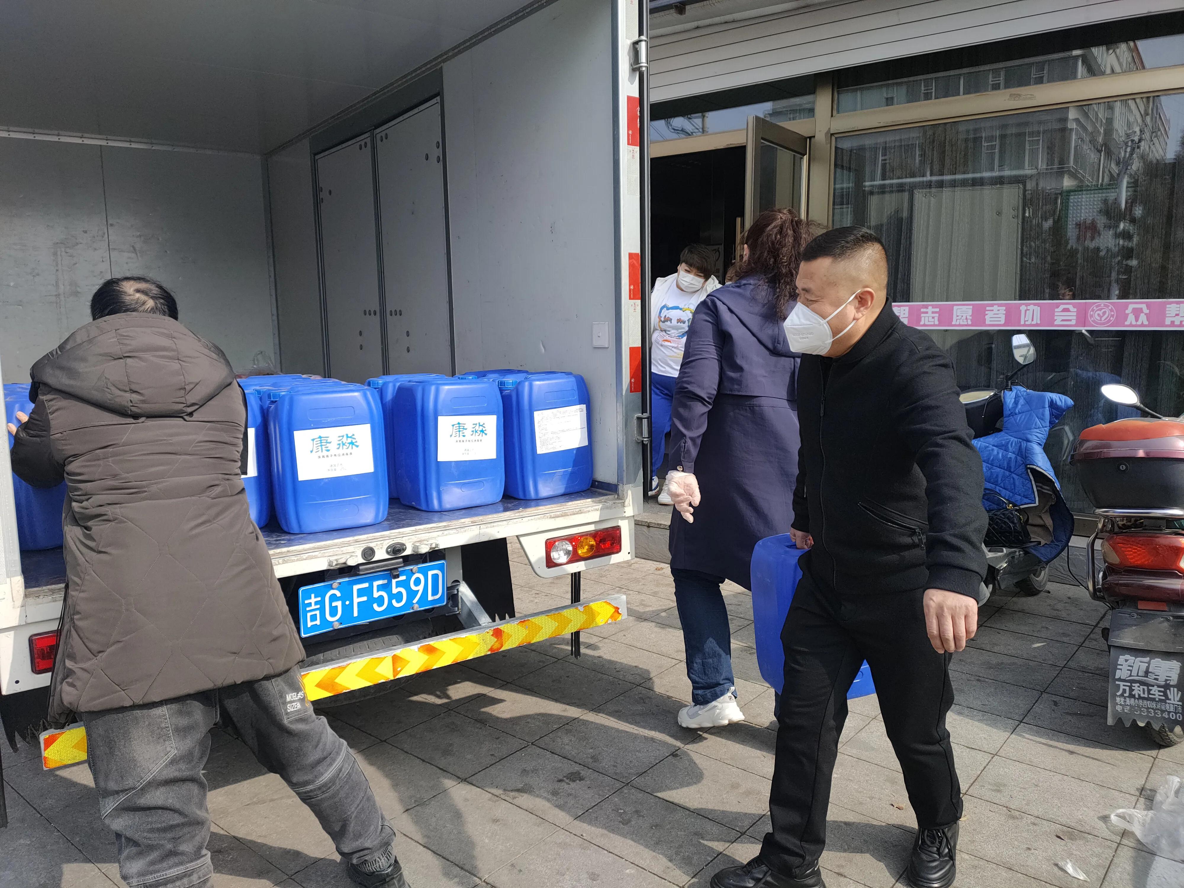 志愿服务助力打赢疫情防控阻击战,志愿服务筑起抗击疫情的万里长城