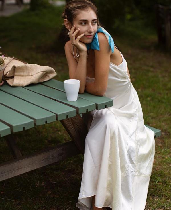 蓝银色一种低调的高级感,纯白色高级感满满