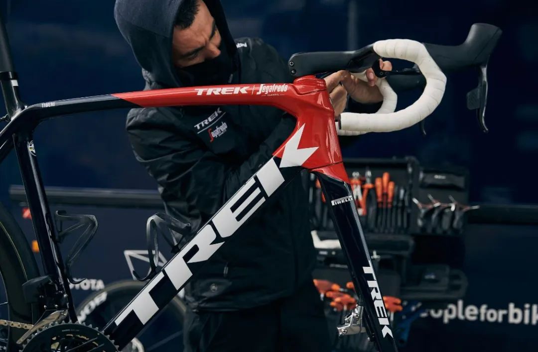 自行车变身“高大上”：两万元的抢不到，五百元的卖不动