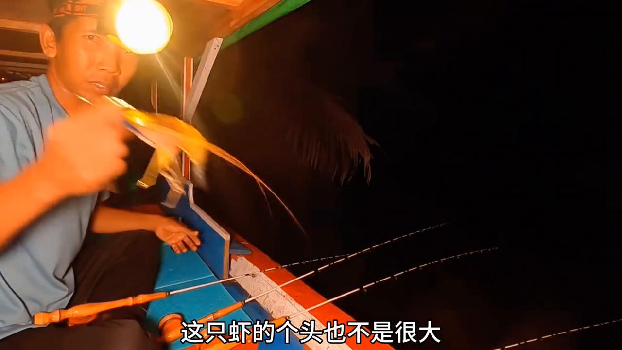 渔民钓百斤大鱼视频,渔民在河里钓沼泽蓝虾