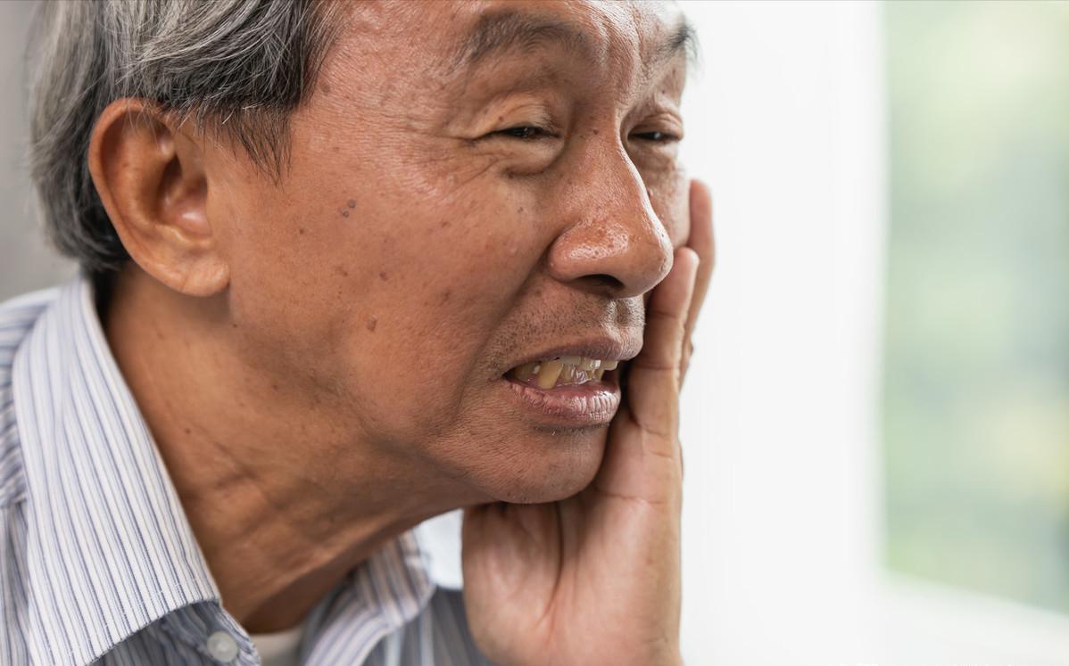 得了口腔溃疡怎么缓解疼痛更有效,缓解口腔溃疡的疼痛常见简单方法