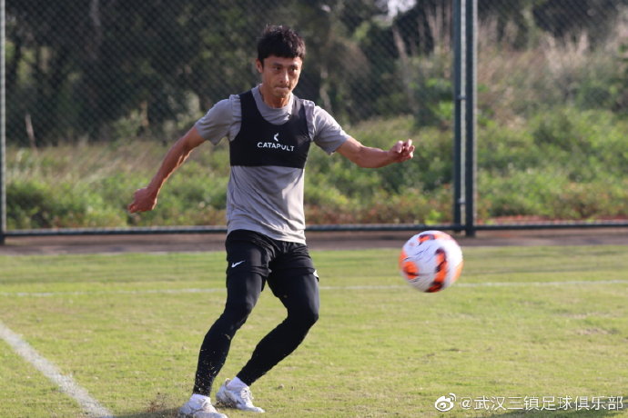 武汉三镇海口集训两周！佩德罗：接下来进行热身赛检验训练效果…