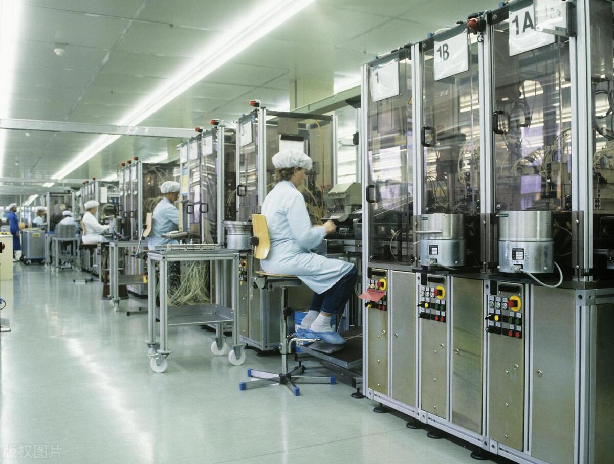 去德国工作一个月赚多少钱,中国人在德国打工一年能赚多少钱