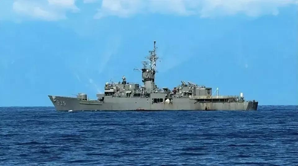 台湾海军军舰生锈视频,台湾锈迹斑斑的护卫舰