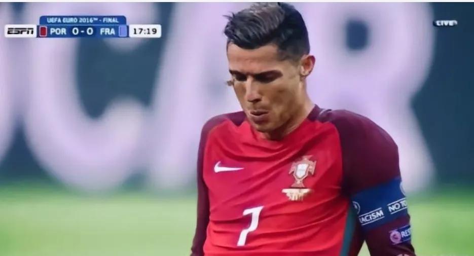 致敬c罗运动员,致敬c罗的足球比赛