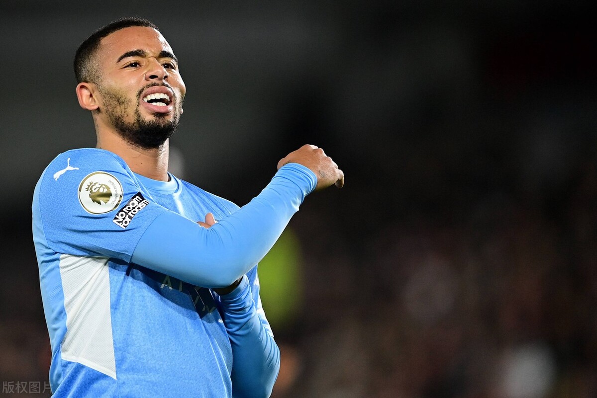 曾经那个有理想目标的小男孩,巴西贫民窟小男孩从小热爱足球