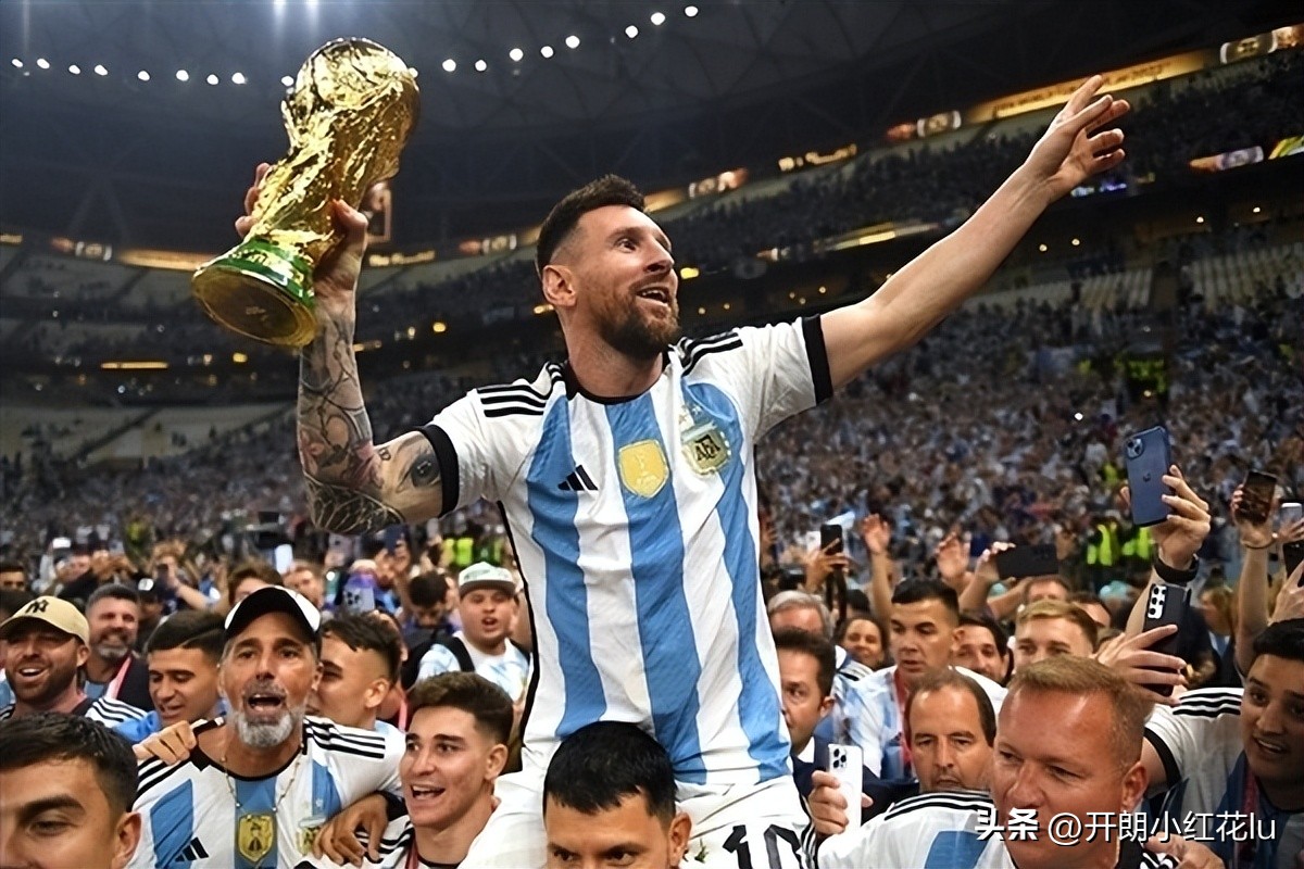 小米联名梅西,梅西用的小米