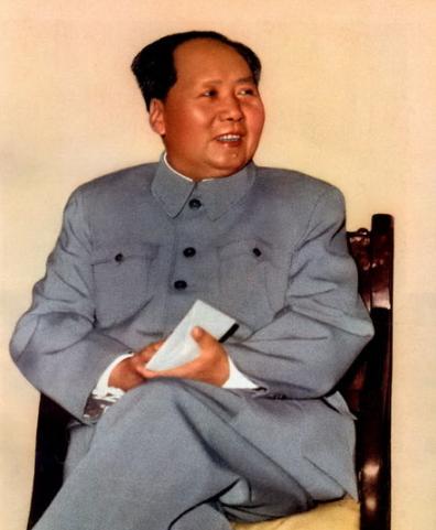 毛主席表兄参加国庆观礼愤然离席，毛主席得知原因后：我不是皇帝