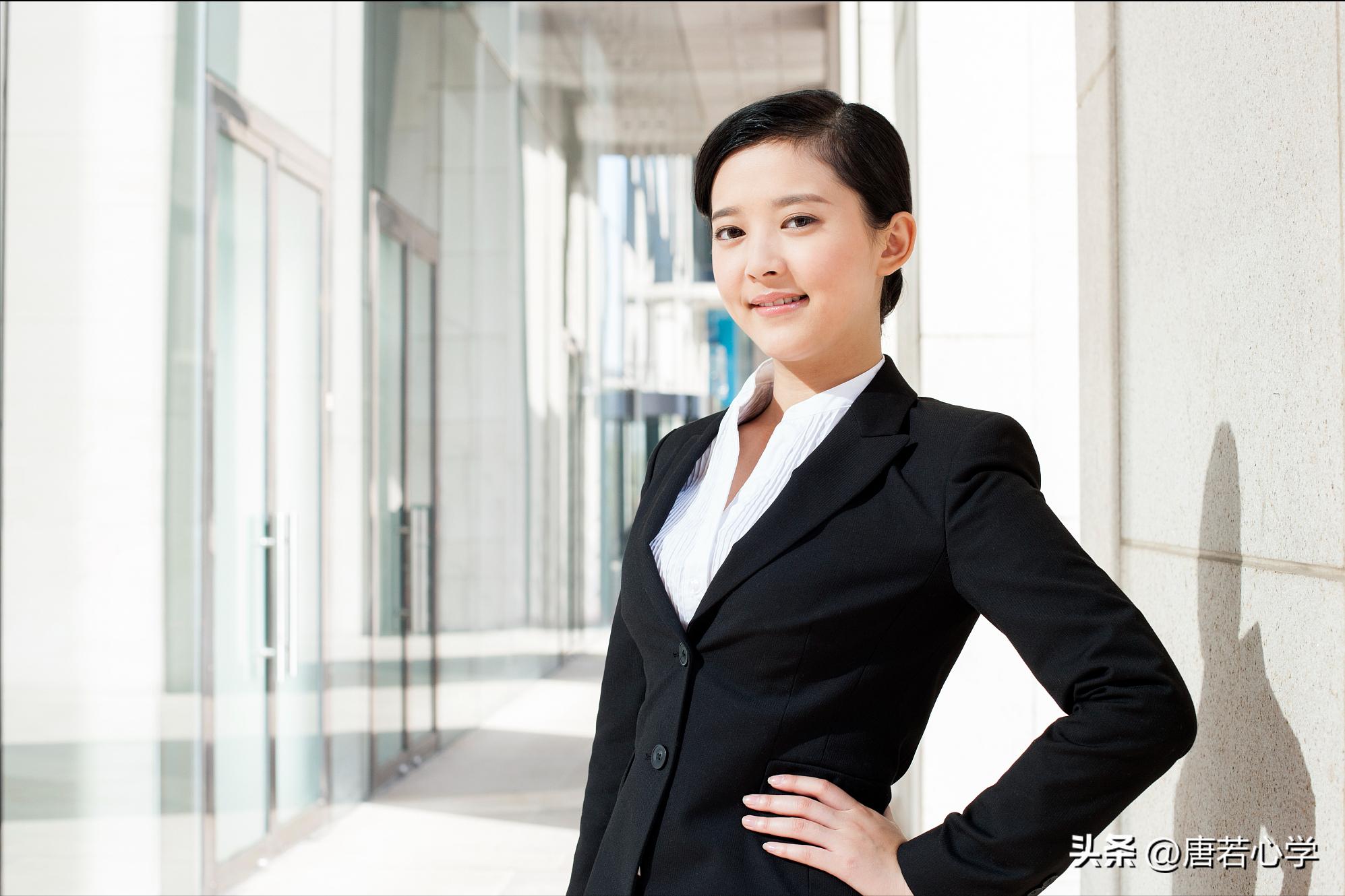 一个人痛苦的根源是执着于过去,一个人的痛苦和磨难