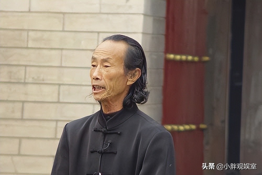 他是缩骨功唯一传人已练功,他是缩骨功唯一传人