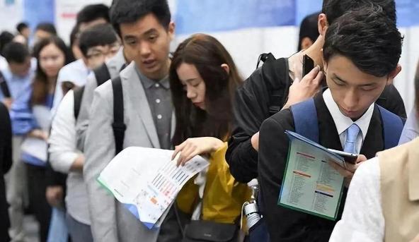 华为总部签下“3所大学”，学生直呼幸福来得太突然，就业不发愁