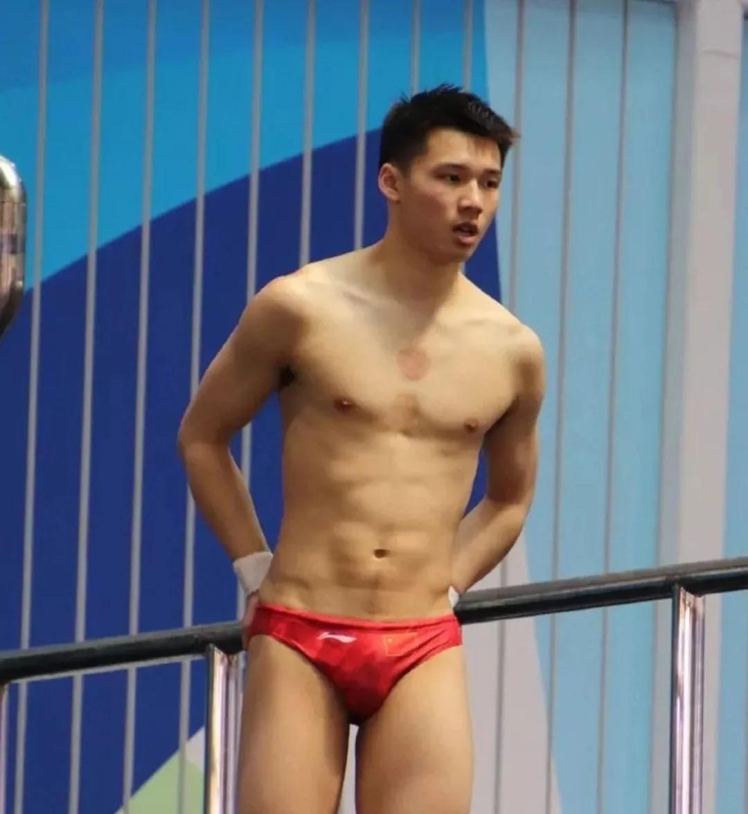 陈艾森双人默契跳水,陈艾森跳水队腹肌