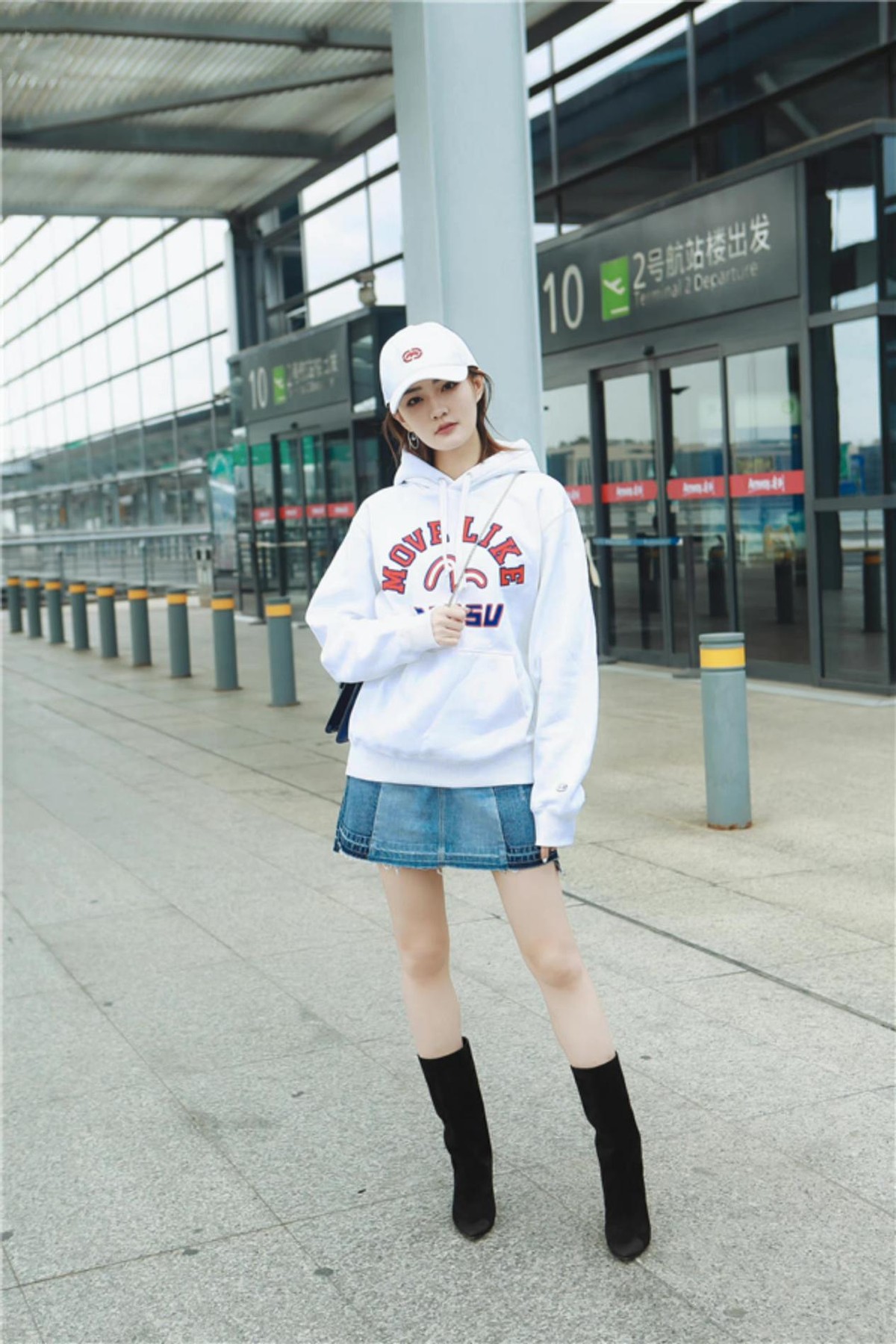 徐璐日常穿搭小短裙,徐璐同款卫衣