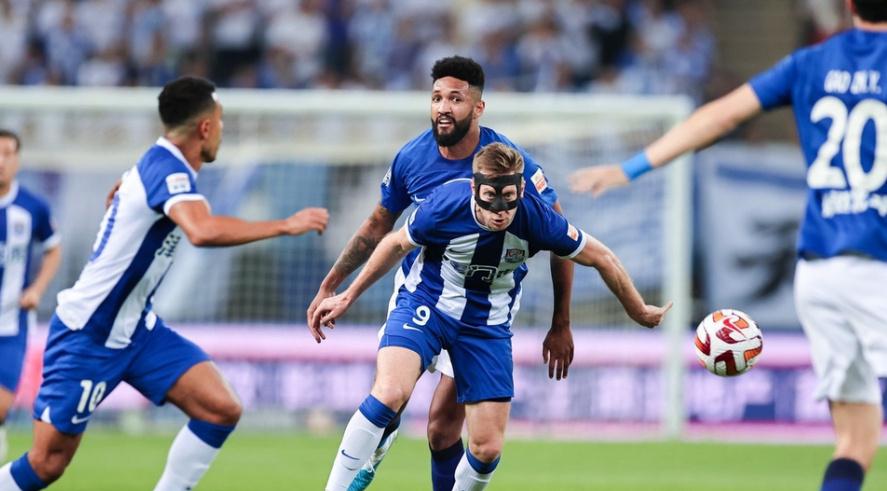 中超主客场球迷冲突视频,中超主客队撞色视频