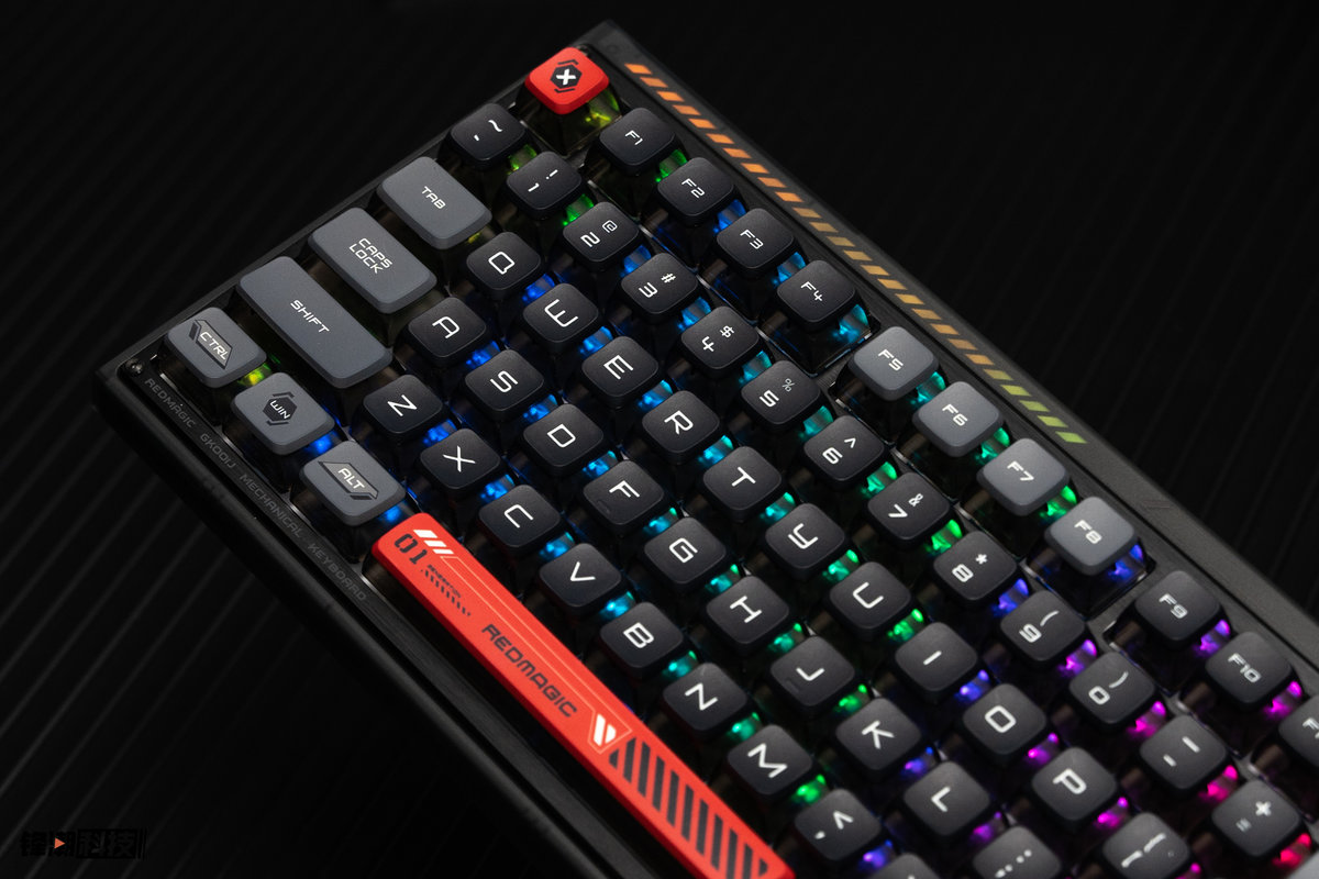 红魔电竞平板游戏体验,红魔电竞机械键盘