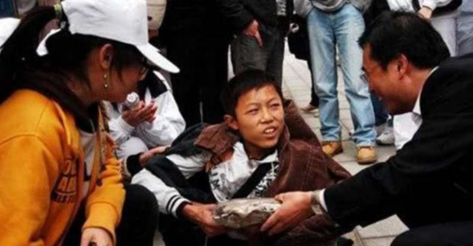 汶川地震中捐献所有积蓄的乞丐,为汶川捐款的乞丐龚忠诚现状