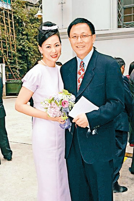 王馨平的爸爸是谁,王馨平的父亲个人简介