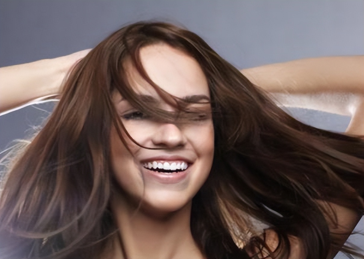 为什么头发是直的胡子却是卷的,头发是卷的眉毛会卷吗